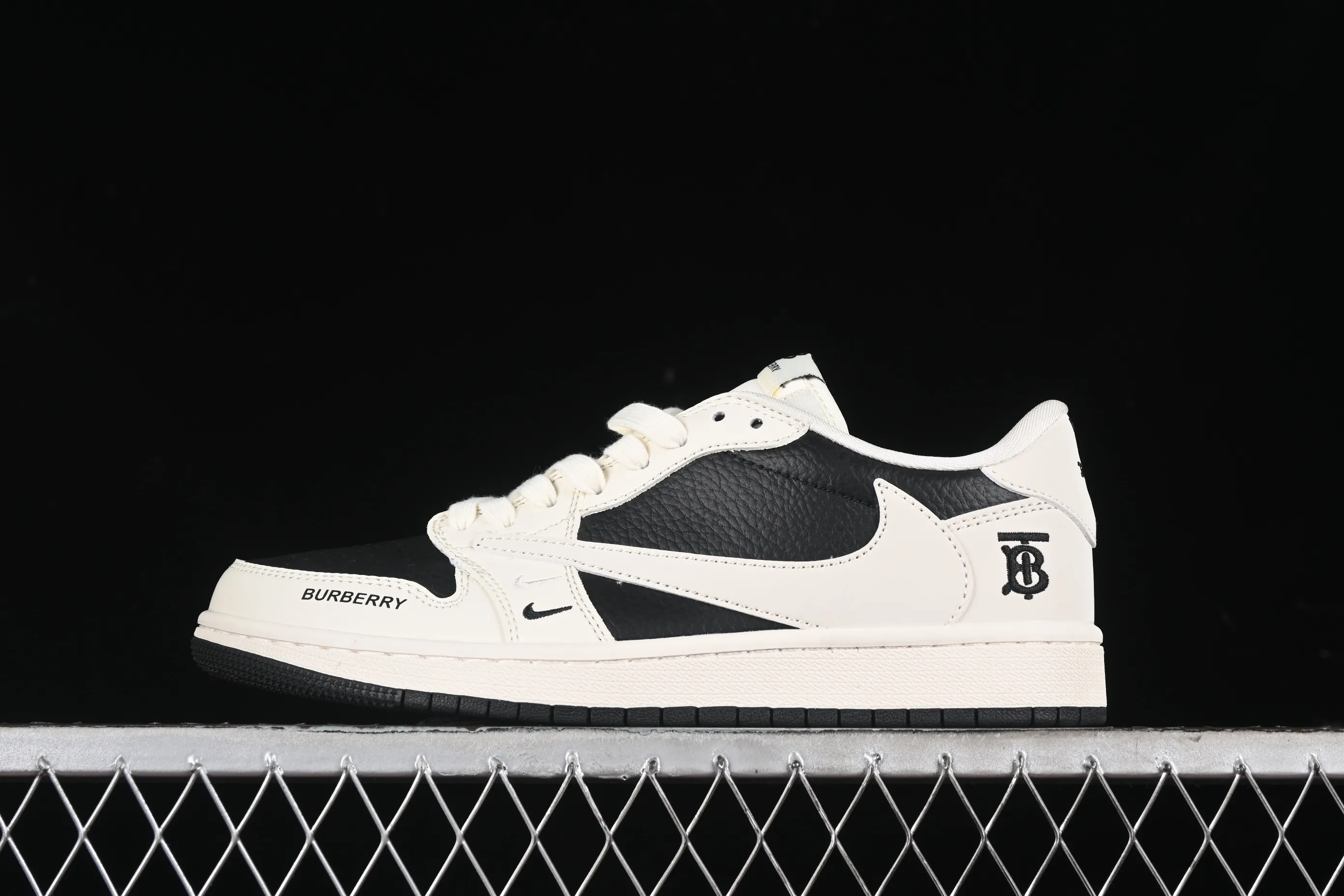All categories Air Jordan Jordan series basketball shoes Air Jordan 1 Low High-end customized low-top sneakers Travis Scott x Fragment Design x Air Jordan 1 Low OG SP AJ1 Joe 1 Burberry joint-off-white and black low-top cultural casual sneakers BB6588-316